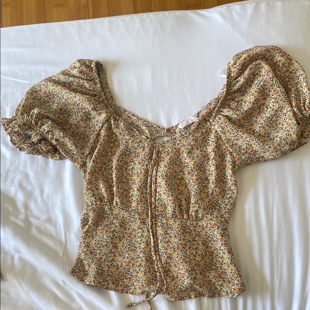 Sienna Sky XS Floral Puff Sleeve Top